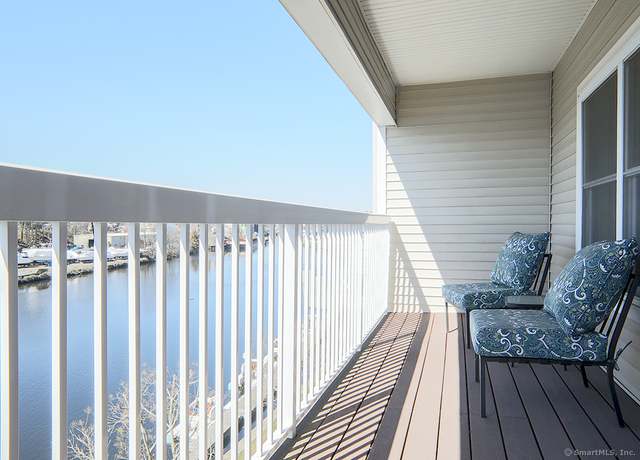 Property at 4 Daskams Ln #303, Norwalk, CT 06851, 2 beds, 2 baths