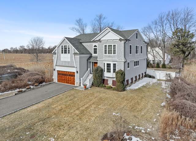Property at 160 Old Dam Rd, Fairfield, CT 06824, 4 beds, 3.5 baths