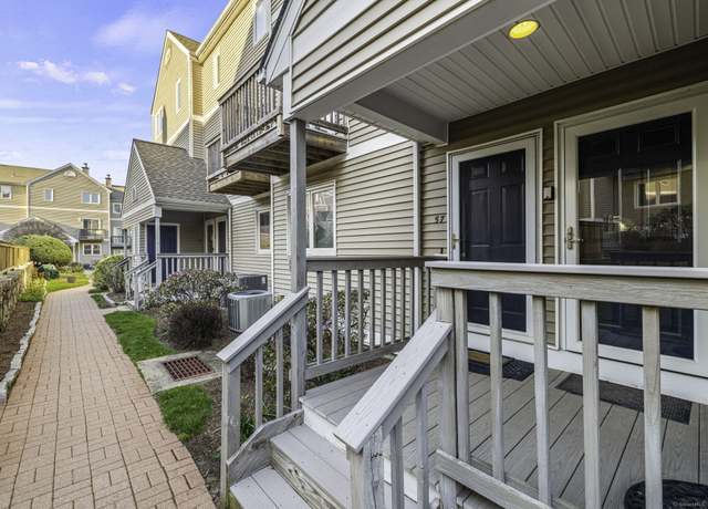 Property at 58 Glenrock #58, Norwalk, CT 06850, 2 beds, 2.5 baths