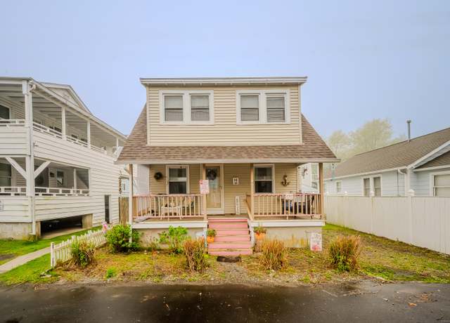 Property at 10 Sperry St, Milford, CT 06460, 2 beds, 1.5 baths