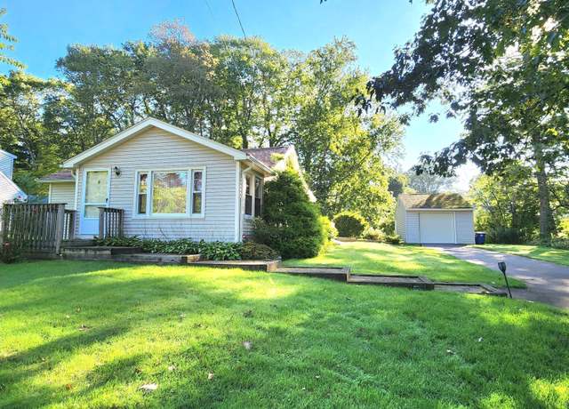 Property at 82 Lynwood Dr, Vernon, CT 06066, 2 beds, 1 bath