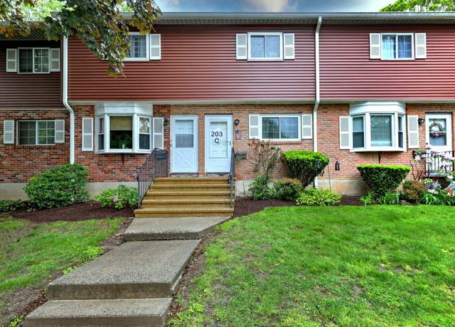 Property at 203 Edgemoor Rd Apt C, Bridgeport, CT 06606, 2 beds, 1.5 baths