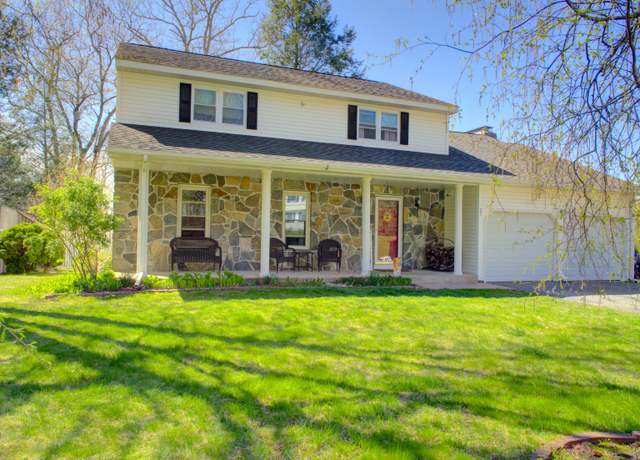 Property at 25 Charlton Ave, Killingly, CT 06241, 4 beds, 2.5 baths