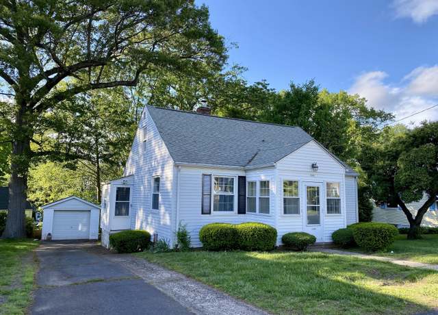 Property at 154 Wall St, Meriden, CT 06475, 3 beds, 1 bath