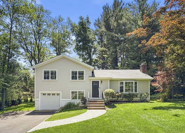 Property at 7 Ambler Rd W, Westport, CT 06880, 3 beds, 2 baths