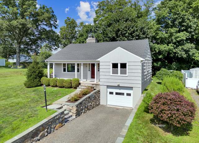 Property at 27 Skyline Dr, Brookfield, CT 06804, 2 beds, 1 bath