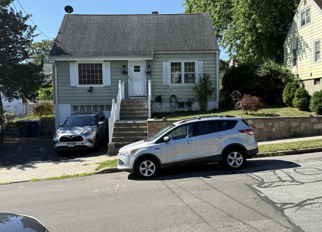 Property at 325 Goldenrod Ave, Bridgeport, CT 06606, 4 beds, 2 baths