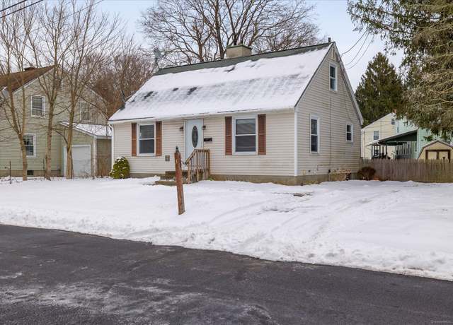 Property at 37 Eden St, Putnam, CT 06260, 3 beds, 1 bath