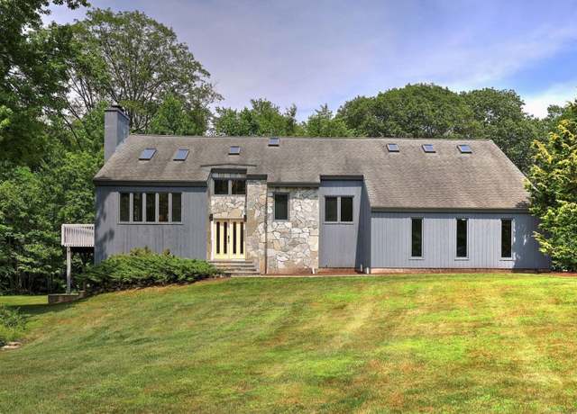 Property at 35 Millo Dr, Monroe, CT 06468, 3 beds, 3 baths