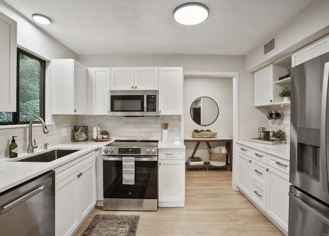 Property at 1034 Heritage Vlg Unit B, Southbury, CT 06488, 1 bed, 1 bath