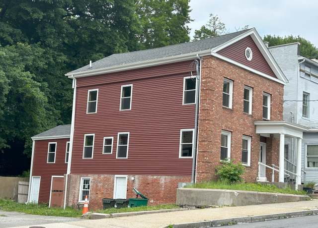 Property at 126 Broadway, Norwich, CT 06360, 3 beds, 3 baths