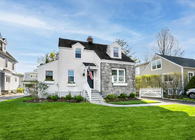Property at 162 Eastlawn St, Fairfield, CT 06824, 3 beds, 2.5 baths