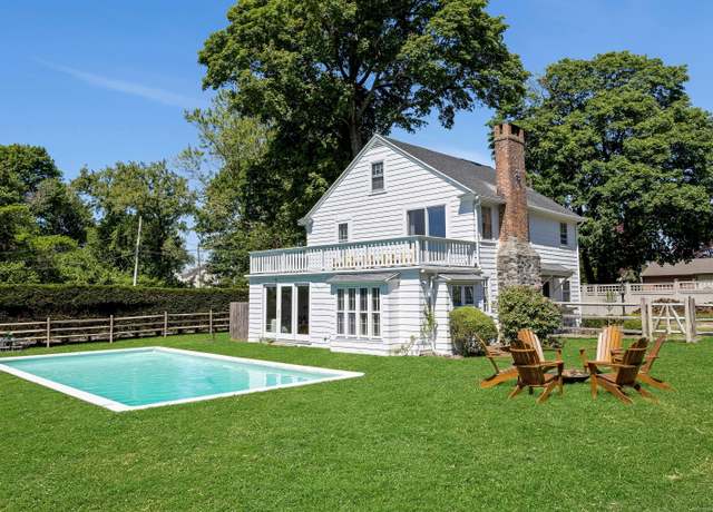 Property at 439 Ocean Ave, Stratford, CT 06615, 4 beds, 1.5 baths
