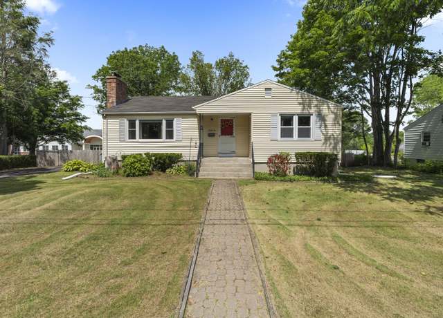 Property at 31 Louis Ln, Colchester, CT 06415, 4 beds, 2.5 baths