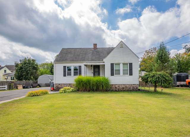 Property at 18 Homestead Ave, Plainville, CT 06062, 3 beds, 2 baths