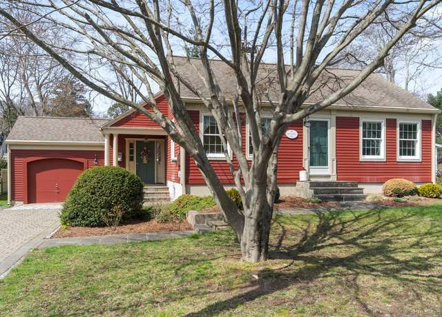 Property at 12 Grandview Ter, Essex, CT 06426, 3 beds, 2.5 baths