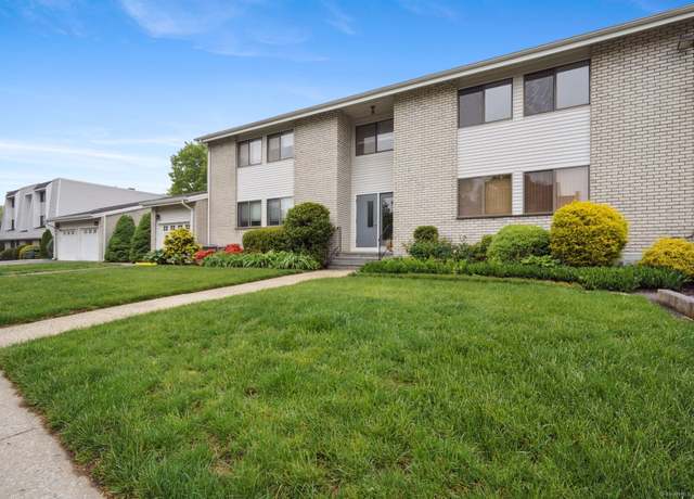 Property at 61 Riverside Ave #15, Stamford, CT 06905, 2 beds, 2 baths