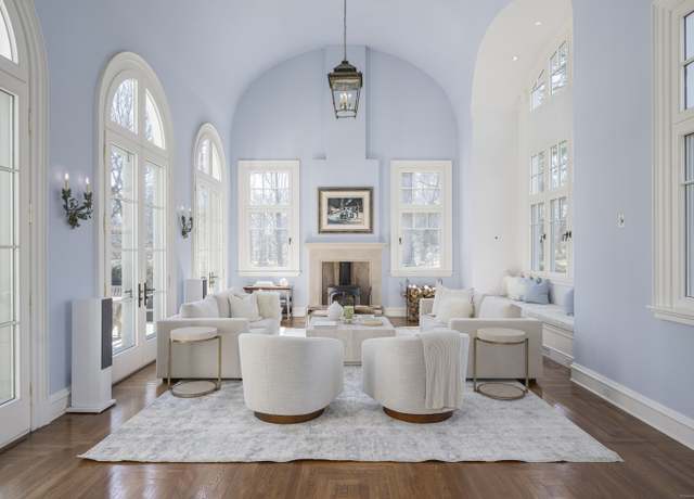 Property at 2 Driftway Ln, Darien, CT 06820, 5 beds, 6 baths