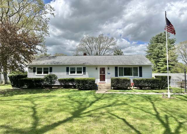 Property at 420 Tarbox Rd, Plainfield, CT 06374, 3 beds, 1.5 baths