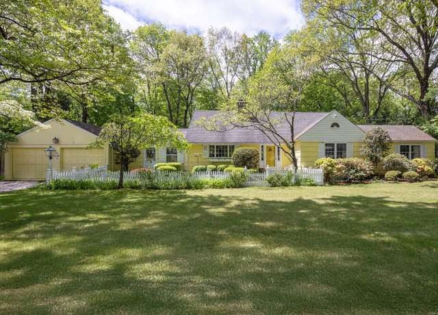 Property at 46 Norholt Dr, New Canaan, CT 06840, 4 beds, 3.5 baths