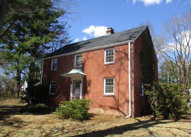 Property at 74 Glen Pkwy, Hamden, CT 06517, 3 beds, 1.5 baths