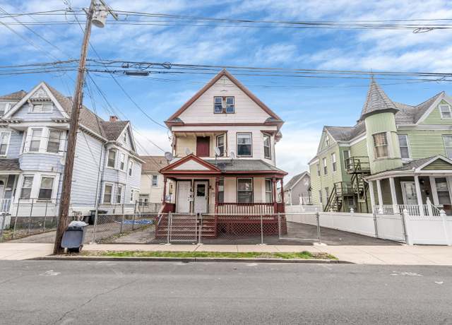 Property at 528 William St, Bridgeport, CT 06608, 6 beds, 3 baths