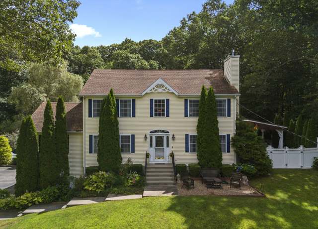Property at 24 Tanglewood Dr, Preston, CT 06365, 3 beds, 2.5 baths