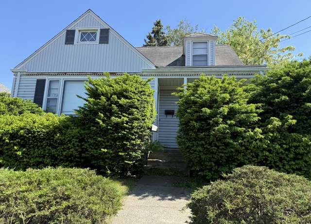 Property at 681 Westfield Ave, Bridgeport, CT 06606, 3 beds, 1.5 baths