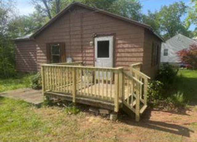Property at 125 Woodland St, Windsor, CT 06095, 3 beds, 1 bath