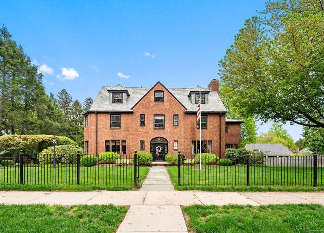 Property at 44 Walbridge Rd, West Hartford, CT 06119, 8 beds, 5.5 baths