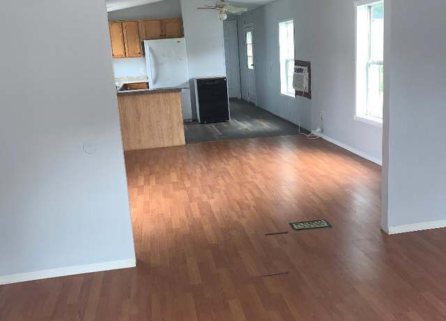 Property at 26 N Main St Trlr 19, Branford, CT 06405, 1 bed, 1 bath