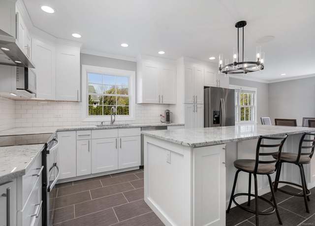 Property at 9 Jean Ave, Norwalk, CT 06850, 5 beds, 2.5 baths