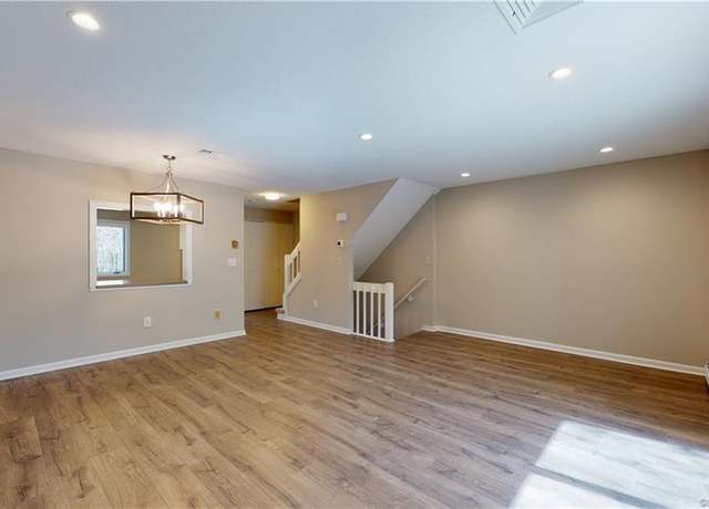 Property at 12 Cardinal Dr #12, Farmington, CT 06032, 2 beds, 1.5 baths