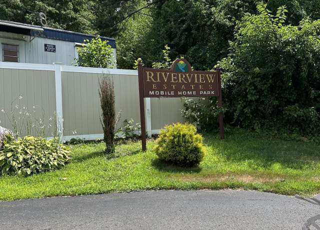 Property at 92A Thunderbird Dr, Naugatuck, CT 06770, 2 beds, 1 bath