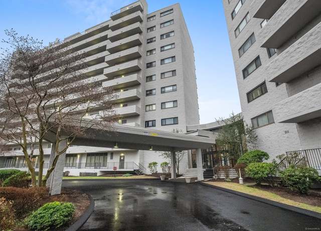 Property at 3200 Park Ave Unit 9D2, Bridgeport, CT 06604, 2 beds, 2 baths