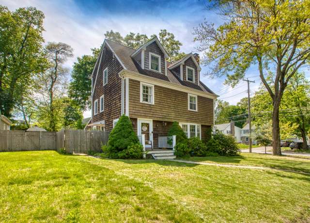 Property at 8 Lynnbrook Rd, Fairfield, CT 06825, 4 beds, 3.5 baths