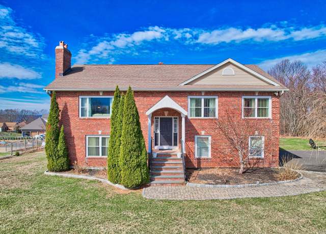 Property at 7 Peach Orchard Rd, Prospect, CT 06712, 3 beds, 3 baths