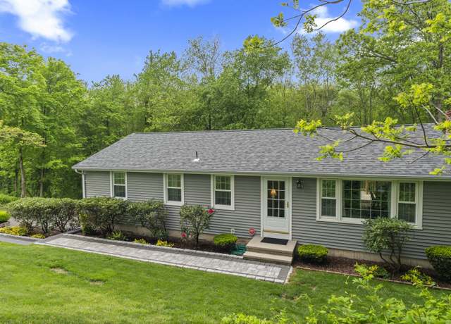 Property at 134 W Lake Ave, Guilford, CT 06437, 3 beds, 2 baths