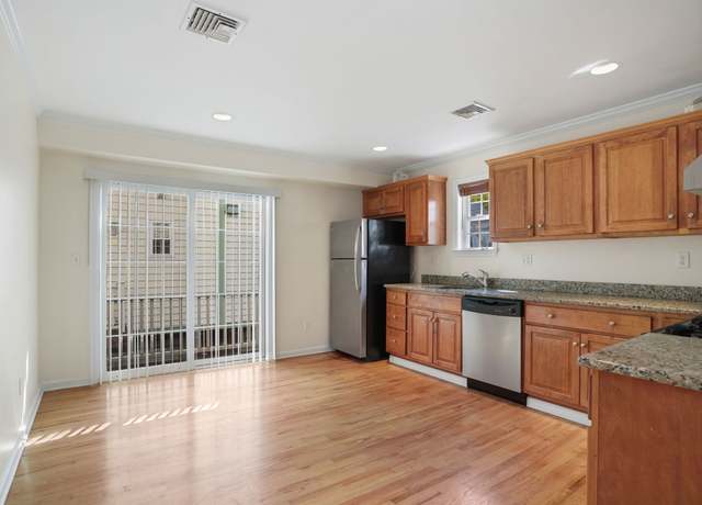 Property at 19 Stillwater Ave Apt E, Stamford, CT 06902, 3 beds, 2.5 baths