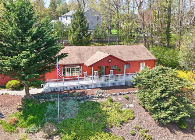Property at 33-1/2 Toilsome Ave, Norwalk, CT 06851, 2 beds, 2 baths