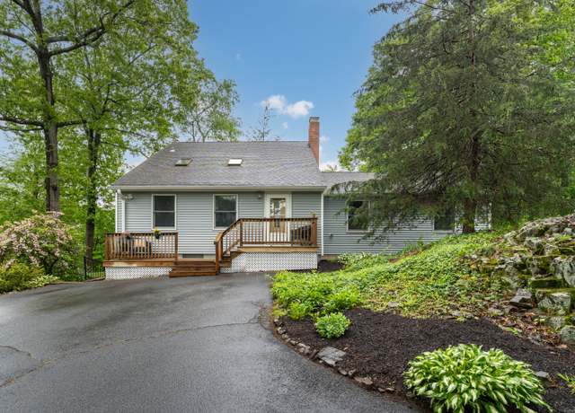 Property at 255 Back Ln, Newington, CT 06111, 3 beds, 2.5 baths