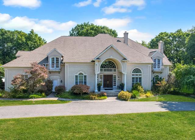 Property at 176 Hidden Pond Dr, Watertown, CT 06795, 5 beds, 4.5 baths
