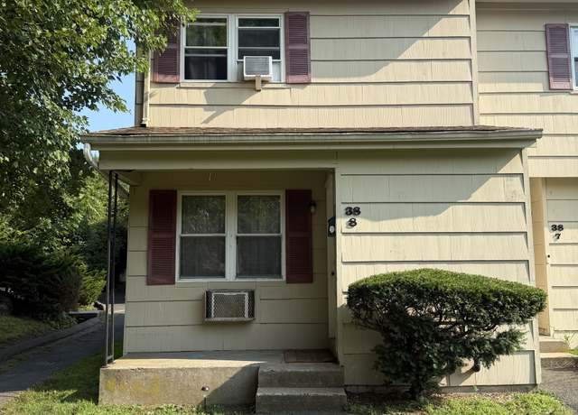 Property at 38 Round Tree Dr #8, Naugatuck, CT 06770, 2 beds, 1 bath