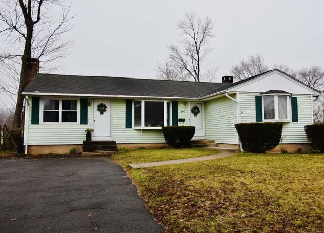Property at 15 Sharon St, Bristol, CT 06010, 3 beds, 1 bath
