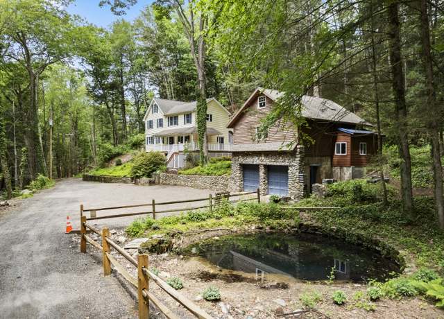 Property at 18 Brookside Trl, Monroe, CT 06468, 3 beds, 2.5 baths