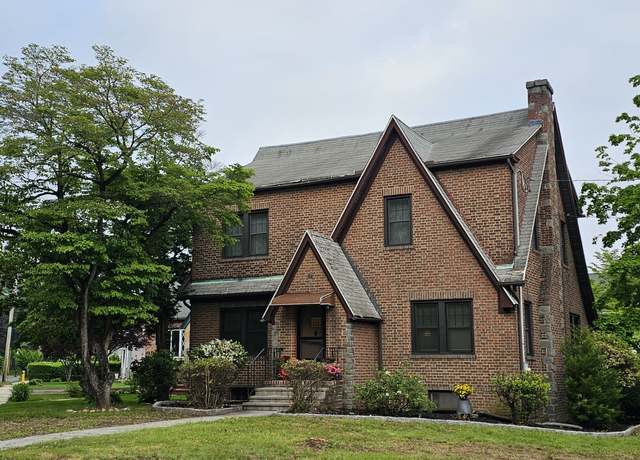 Property at 2010 Noble Ave, Bridgeport, CT 06610, 4 beds, 1.5 baths