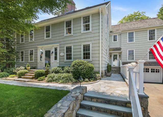 Property at 216 Hillspoint Rd, Westport, CT 06880, 5 beds, 4.5 baths