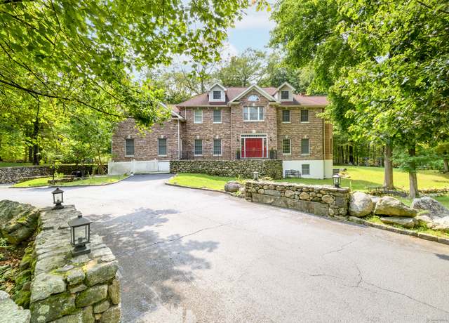 Property at 185 Interlaken Rd, Stamford, CT 06903, 5 beds, 4.5 baths