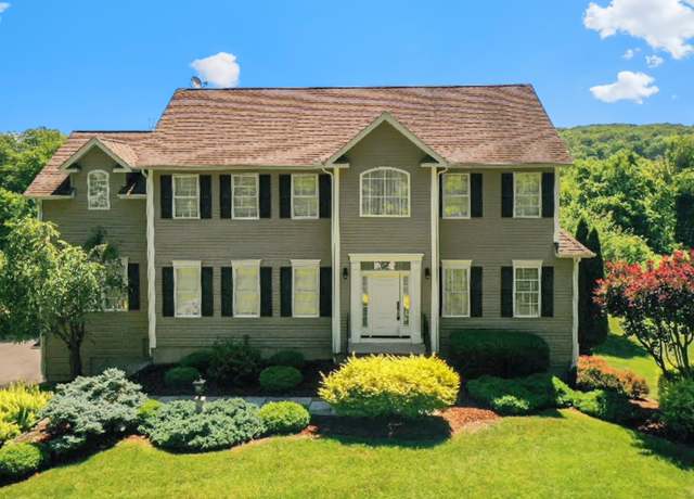 Property at 373 Transylvania Rd, Woodbury, CT 06798, 3 beds, 4 baths