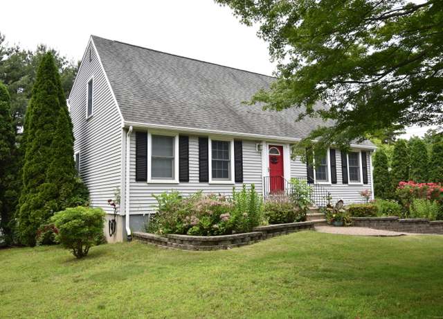 Property at 654 West St, Southington, CT 06489, 3 beds, 2 baths